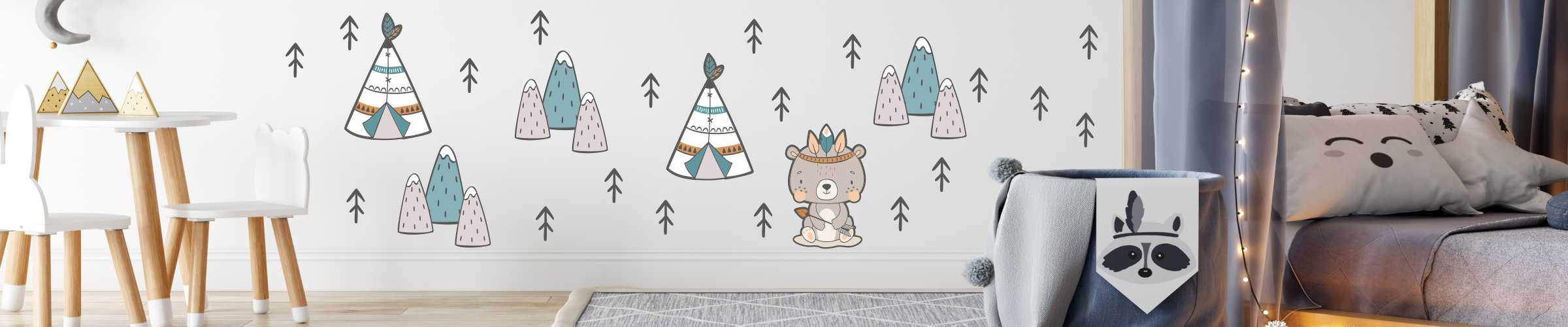 Wandtattoo in Pastellfarben, die Zelte und geometrische Muster darstellen, ideal für ein Kinderzimmer.