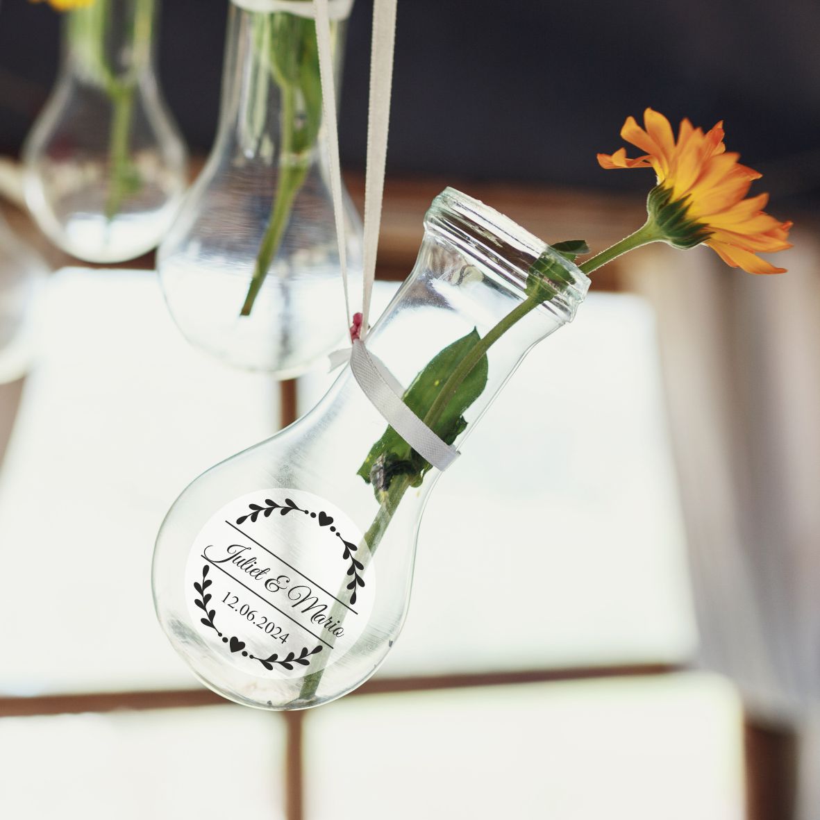 Hochzeit Aufkleber - 24 Stück Personalisierte Aufkleber mit Wunschnamen und Datum - Herz - FOTOFOL