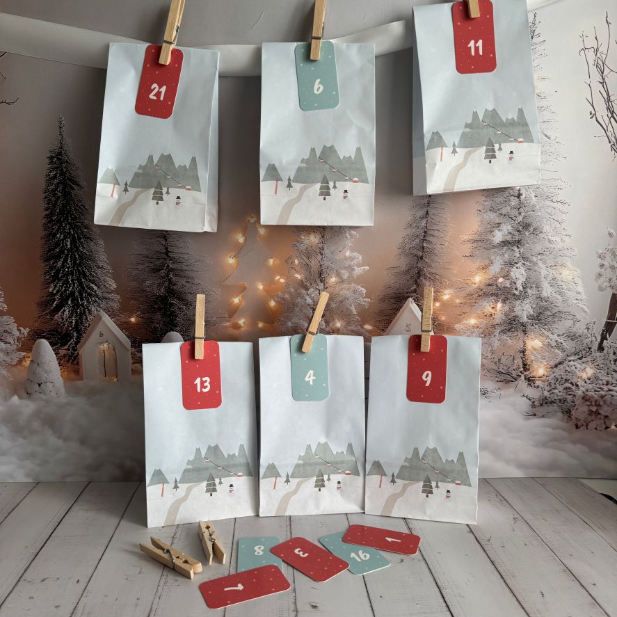 Adventskalender Set S – 24 Geschenktüten 12 x 22 x 6 cm mit Zahlen & Klammern - FOTOFOL