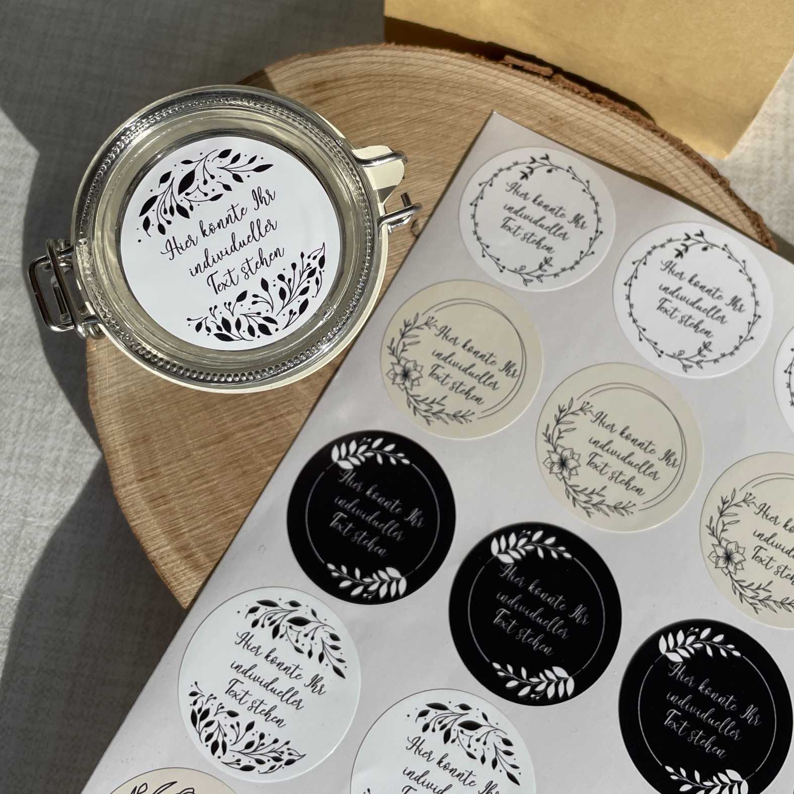 Personalisierte Aufkleber Geburtstag "Schwarze Blätter"- 24 Stück - 4,5cm - FOTOFOL