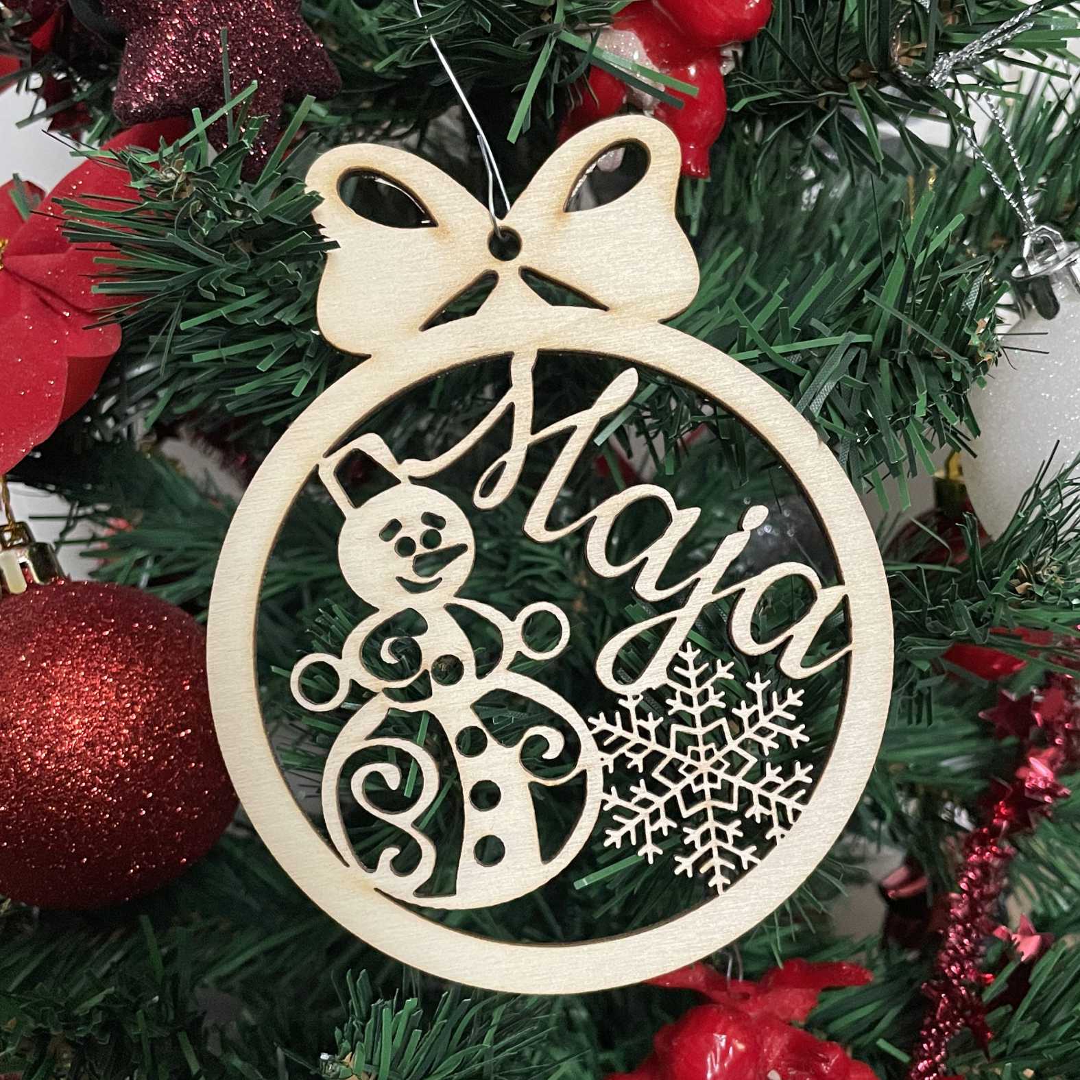 FOTOFOL Personalisierte Weihnachtskugeln aus Holz | Christbaumkugeln mit Namen | Schmücken Sie Ihren Baum mit bezaubernden Weihnachtskugeln aus Holz | Gestalte deine personalisierten Weihnachtskugeln ganz einfach selbst und schaffe so eine bleibende Erinnerung