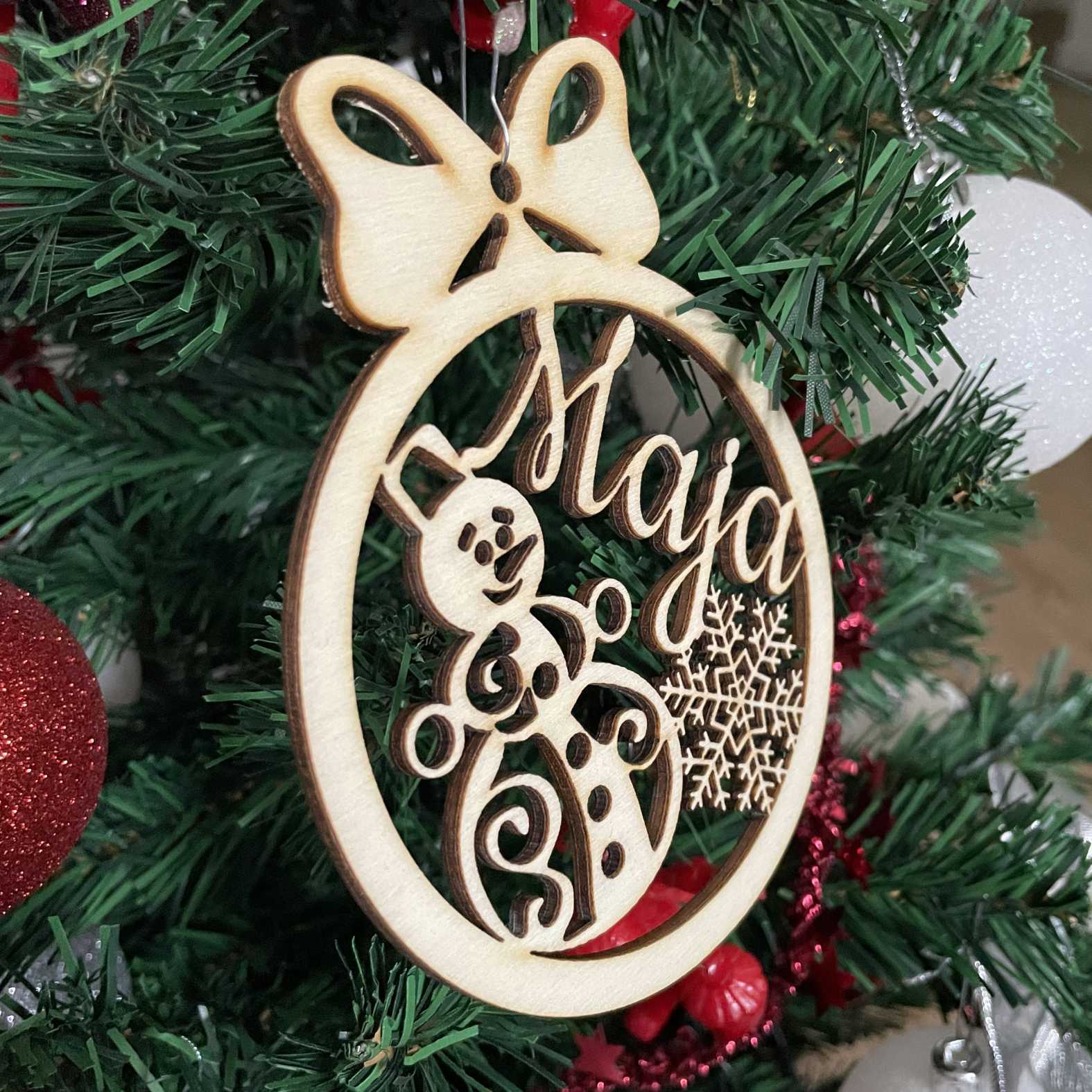 FOTOFOL Personalisierte Weihnachtskugeln aus Holz | Christbaumkugeln mit Namen | Schmücken Sie Ihren Baum mit bezaubernden Weihnachtskugeln aus Holz | Gestalte deine personalisierten Weihnachtskugeln ganz einfach selbst und schaffe so eine bleibende Erinnerung