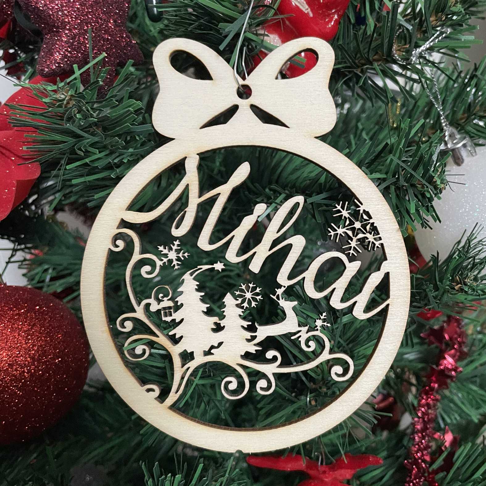 FOTOFOL Personalisierte Weihnachtskugeln aus Holz | Christbaumkugeln mit Namen | Schmücken Sie Ihren Baum mit bezaubernden Weihnachtskugeln aus Holz | Gestalte deine personalisierten Weihnachtskugeln ganz einfach selbst und schaffe so eine bleibende Erinnerung