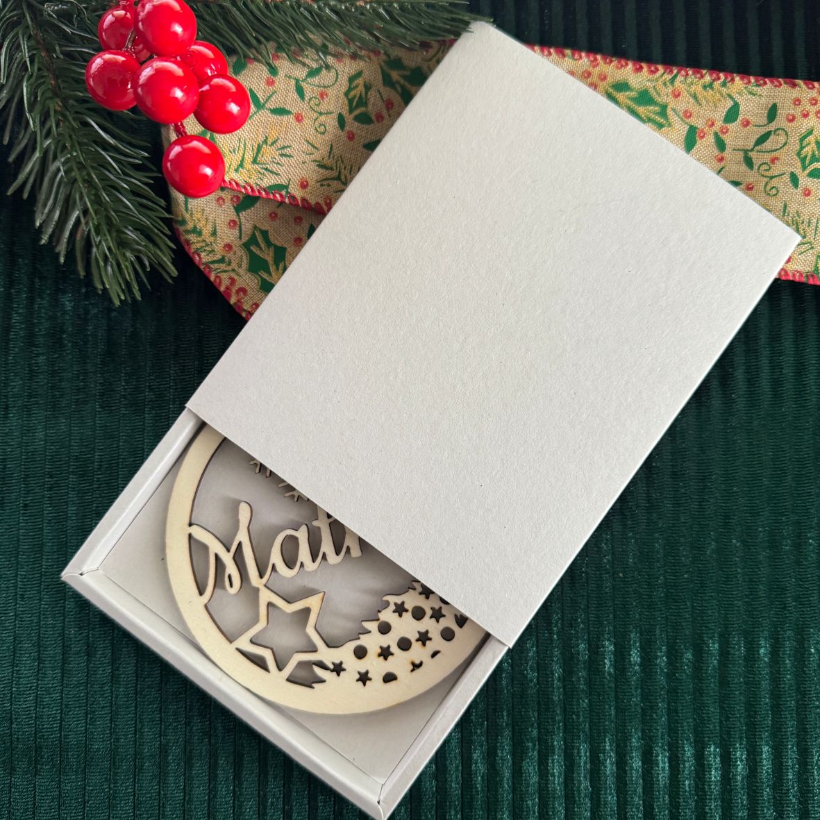 FOTOFOL Personalisierte Weihnachtskugeln aus Holz | Christbaumkugeln mit Namen | Schmücken Sie Ihren Baum mit bezaubernden Weihnachtskugeln aus Holz | Gestalte deine personalisierten Weihnachtskugeln ganz einfach selbst und schaffe so eine bleibende Erinnerung