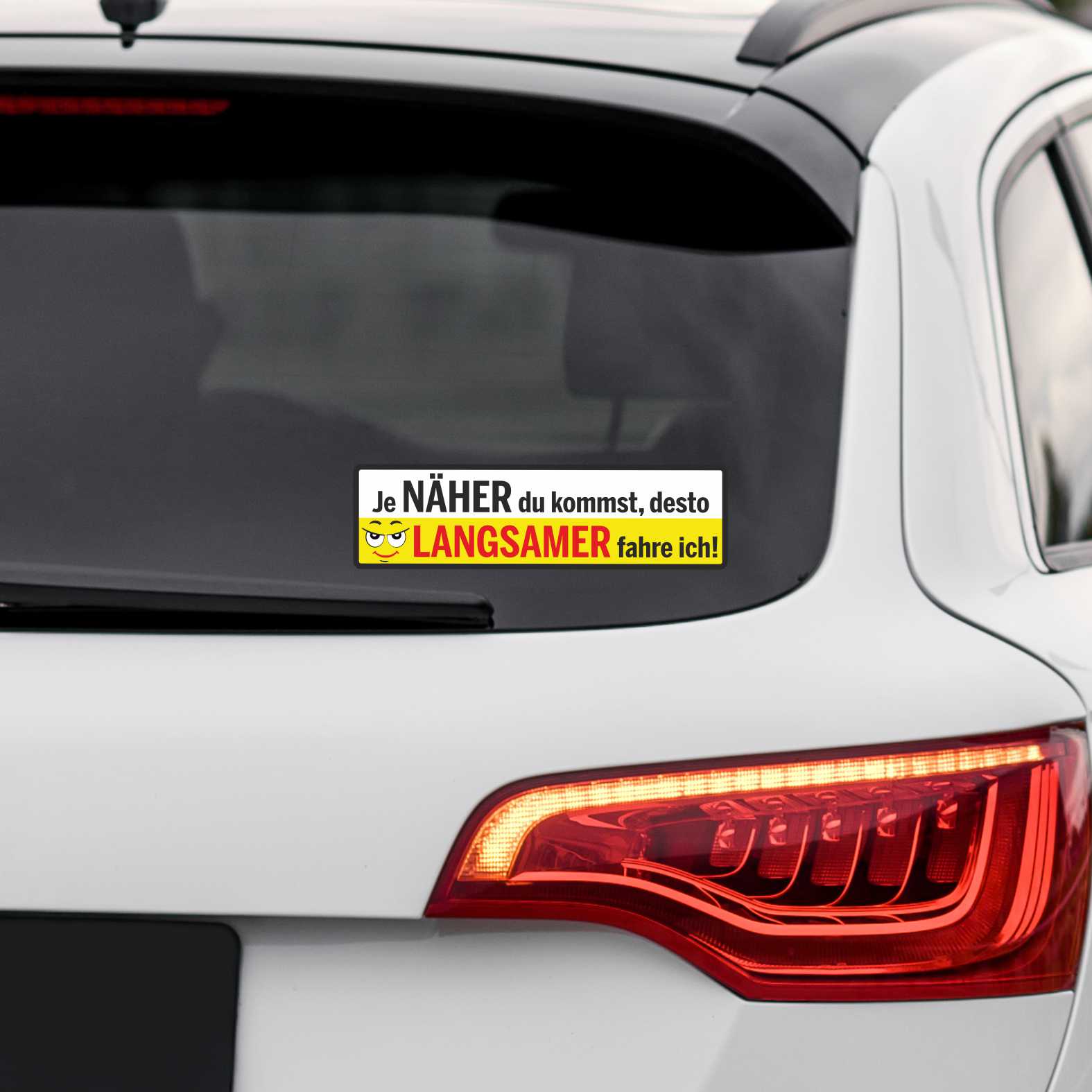 Lustige Aufkleber - "Je NÄHER du kommst desto LANGSAMER fahre ich!"- Style 4 - FOTOFOL