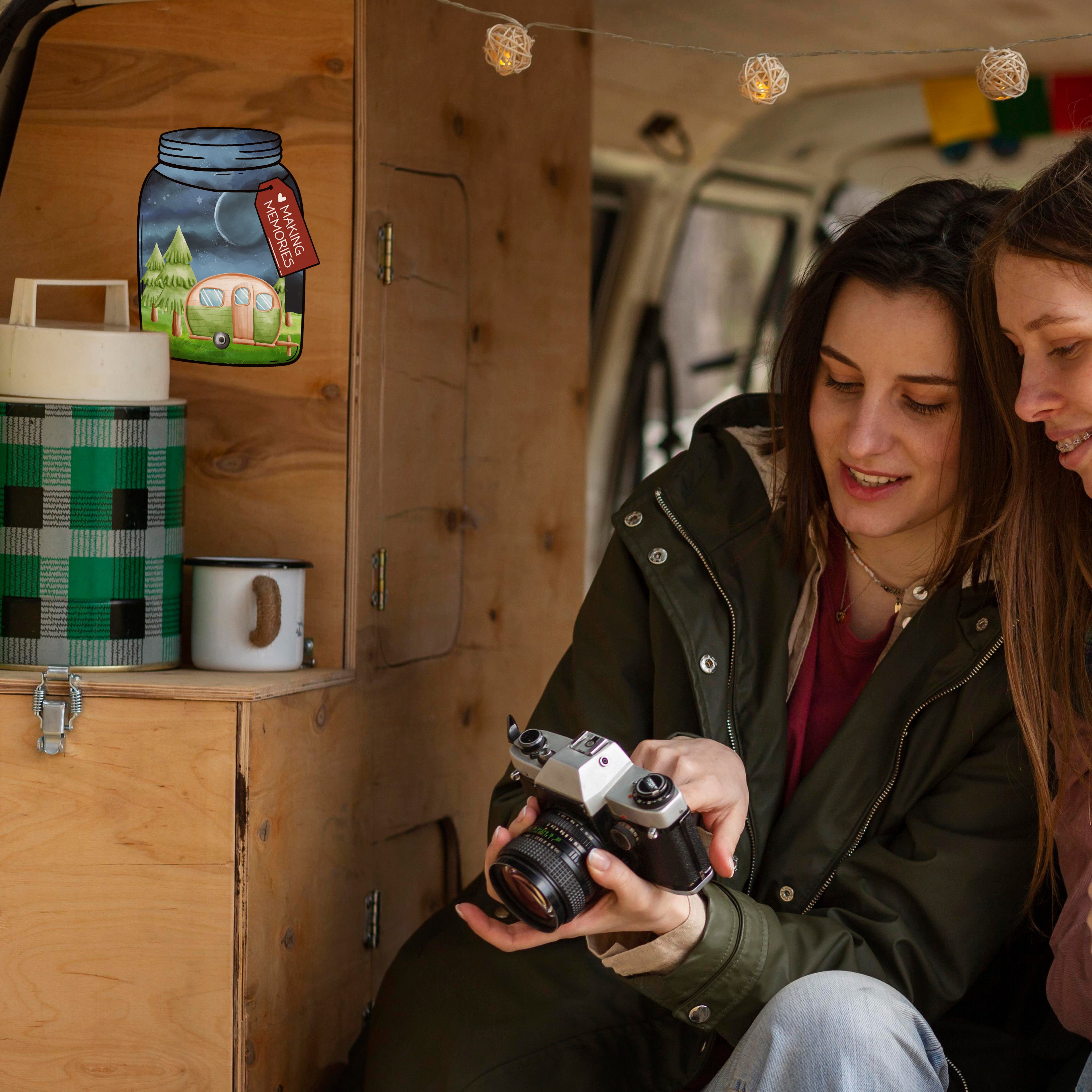 Aufkleber "Making Memories"- Aufkleber 14x17cm selbstklebend für alle Campingfans - perfekt für Möbel, Wand, Laptop, Tagebuch - FOTOFOL