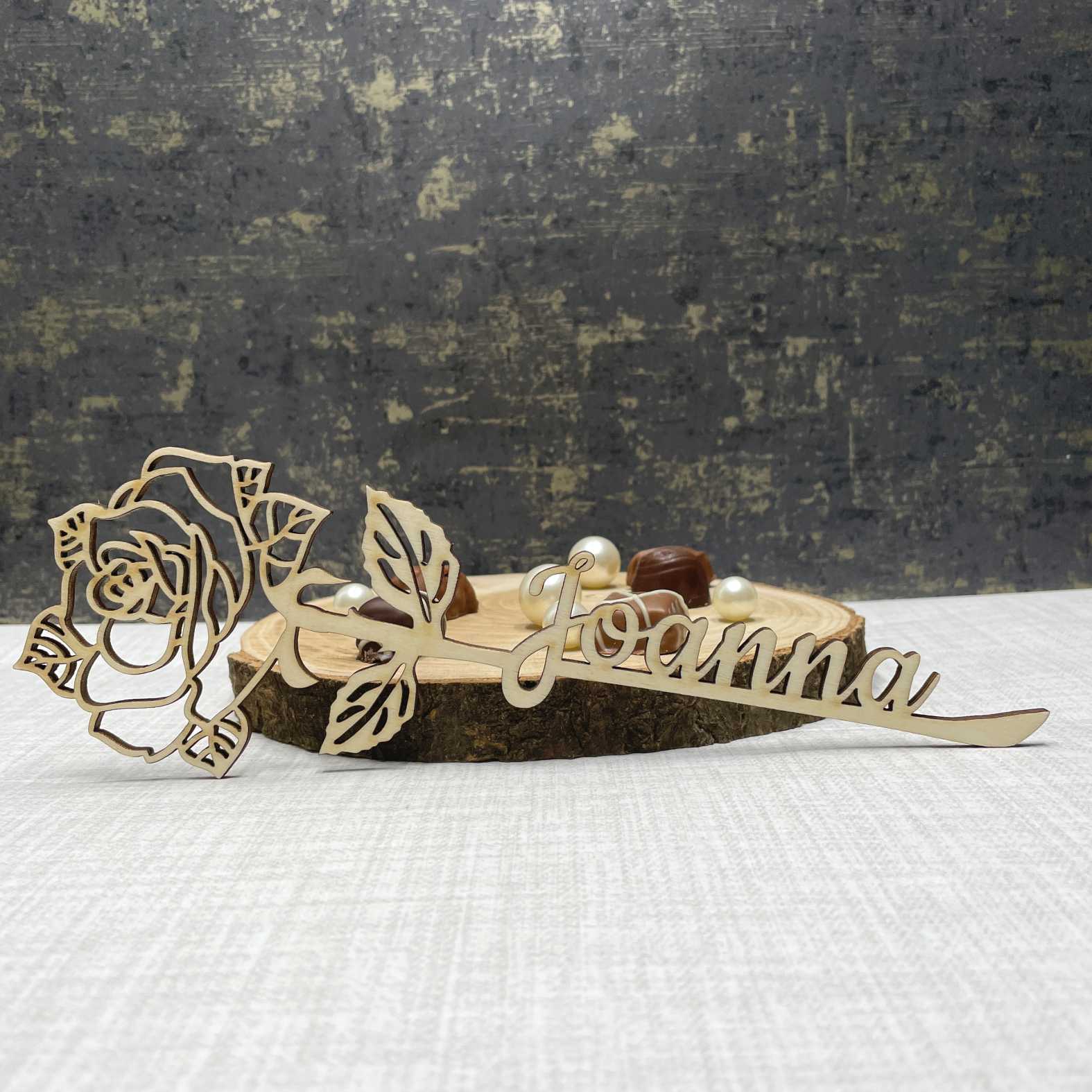 Personalisierte Rose aus Holz mit Wunschname - FOTOFOL