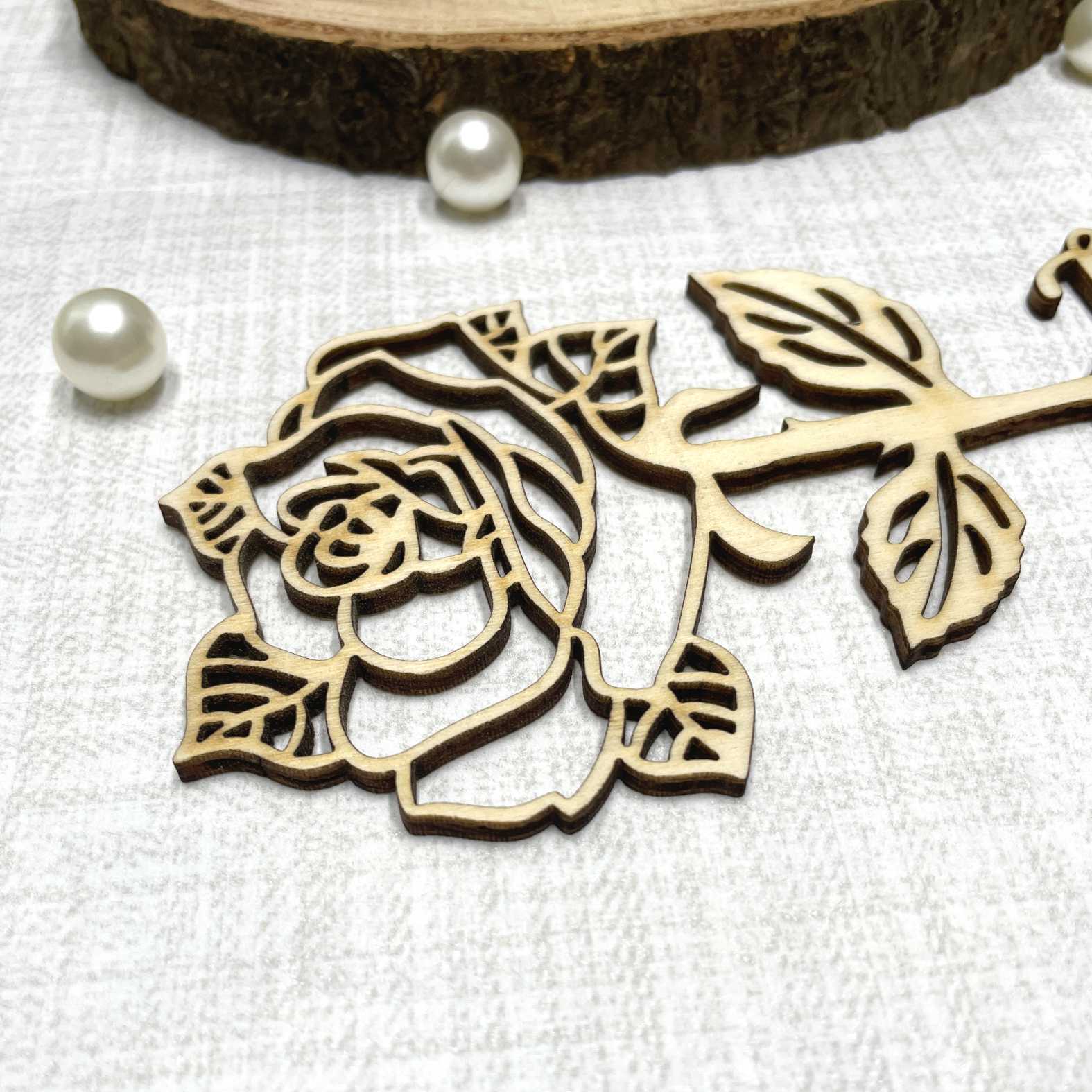 Personalisierte Rose aus Holz mit Wunschname - FOTOFOL