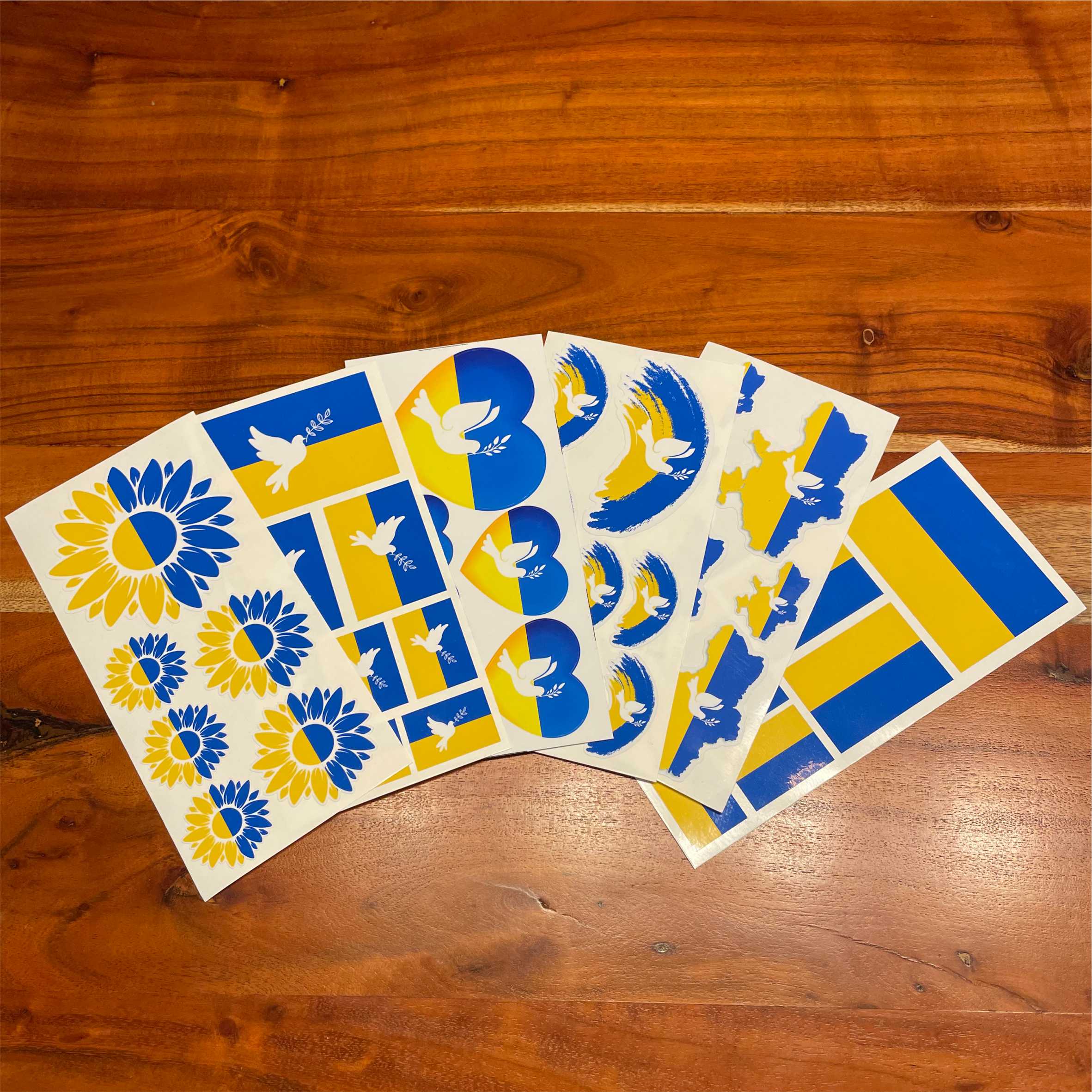 Ukraine Aufkleber Set - Fahne Flagge Karte Blumen Friedenstaube Ukraine - FOTOFOL