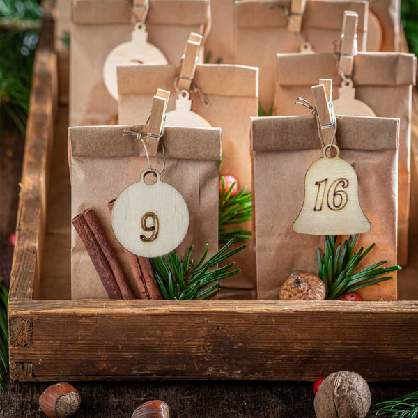Adventskalender Zahlen aus natürlichem Birkensperrholz
