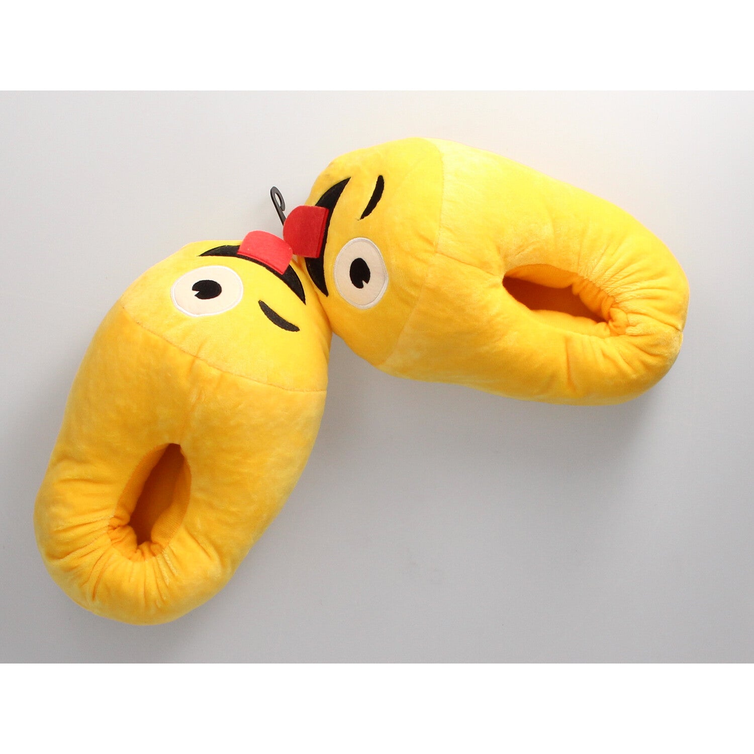Lustige Emoji Hausschuhe - ausgestreckte Zunge – Bequem, Warm & Stylisch - FOTOFOL