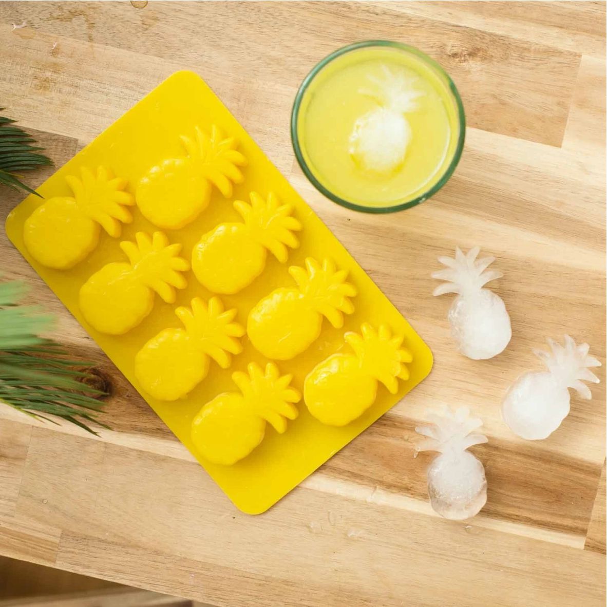 ThumbsUp! Eiswürfelform "Ananas" Silikon gelb
