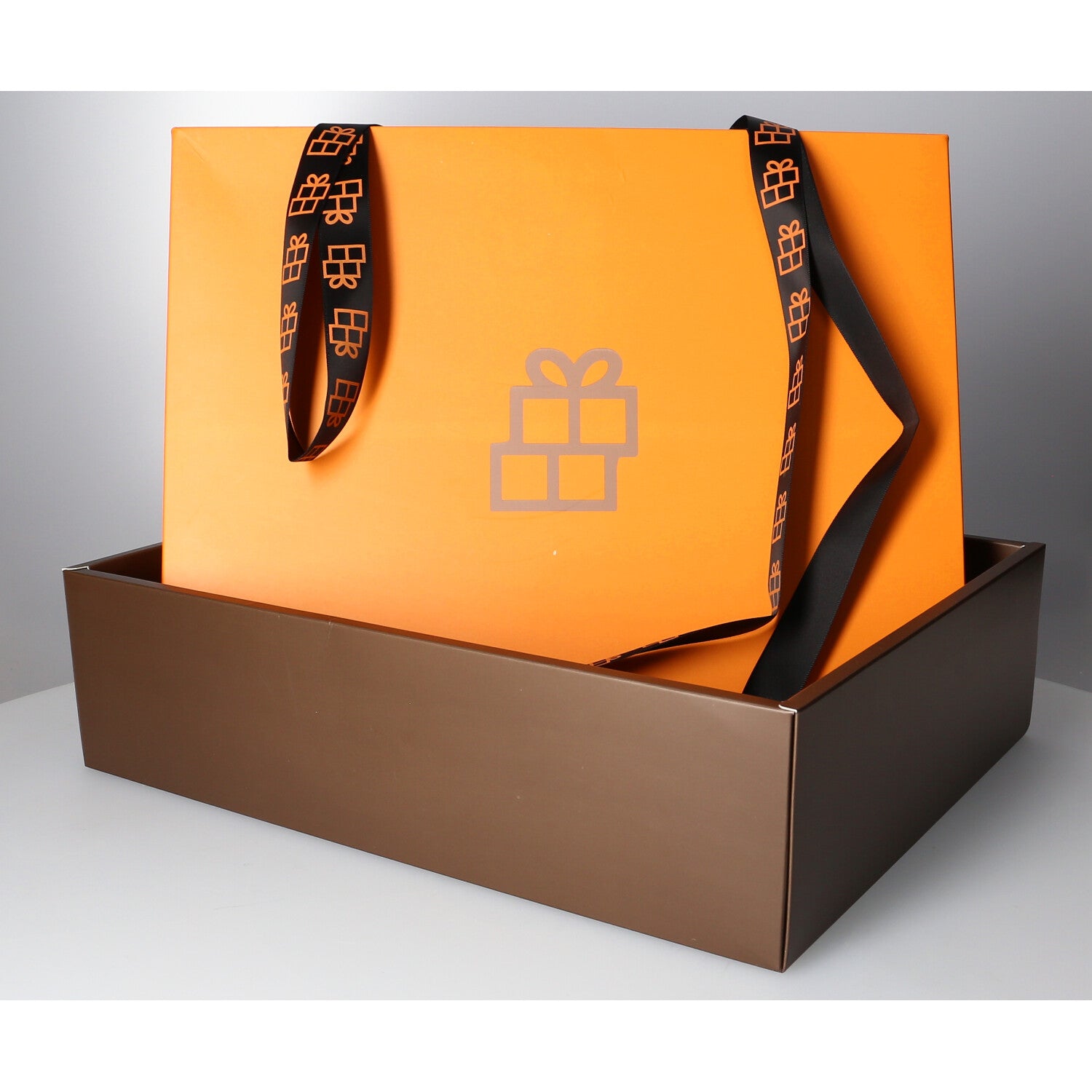 Restposten Geschenkverpackung in Orange mit schwarzem Band – Eleganz für besondere Anlässe - 12 Stück - FOTOFOL