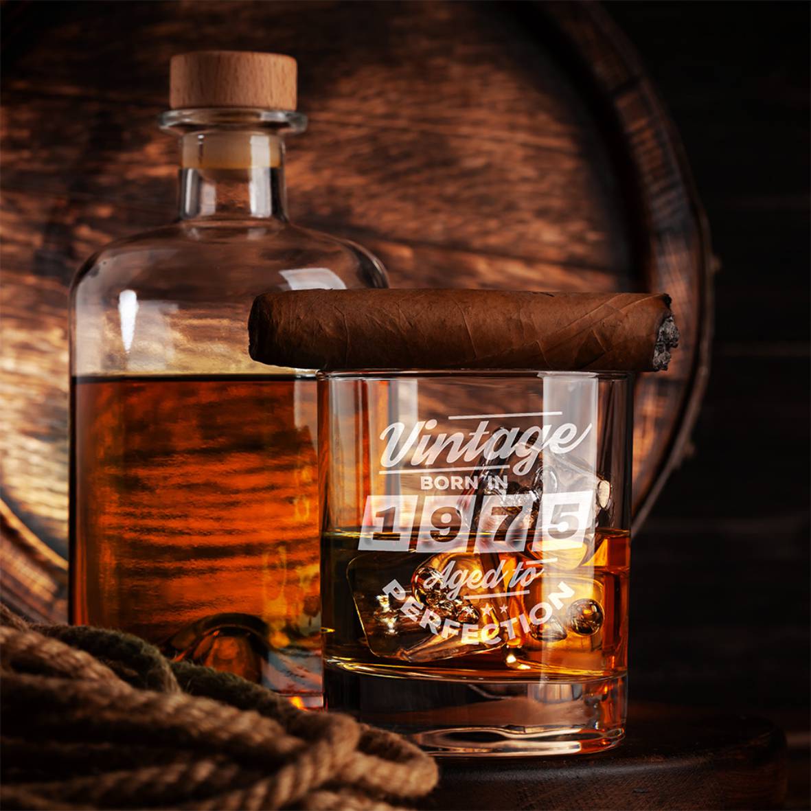 Personalisiertes Whiskey Glas "Vintage" mit Name und Geburtsjahr - FOTOFOL