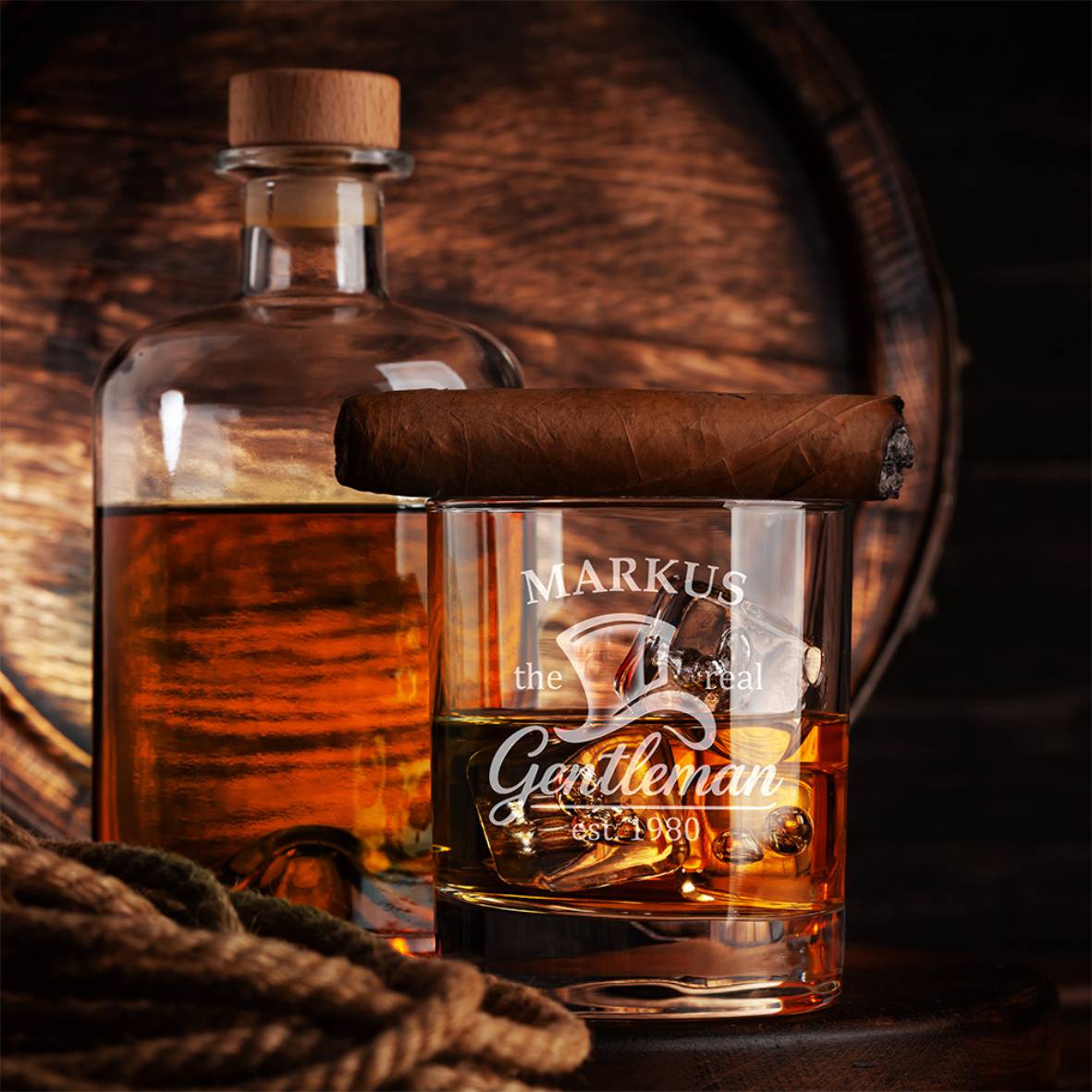 Personalisiertes Whiskey Glas "The real gentleman" mit Name und Geburtsjahr - FOTOFOL
