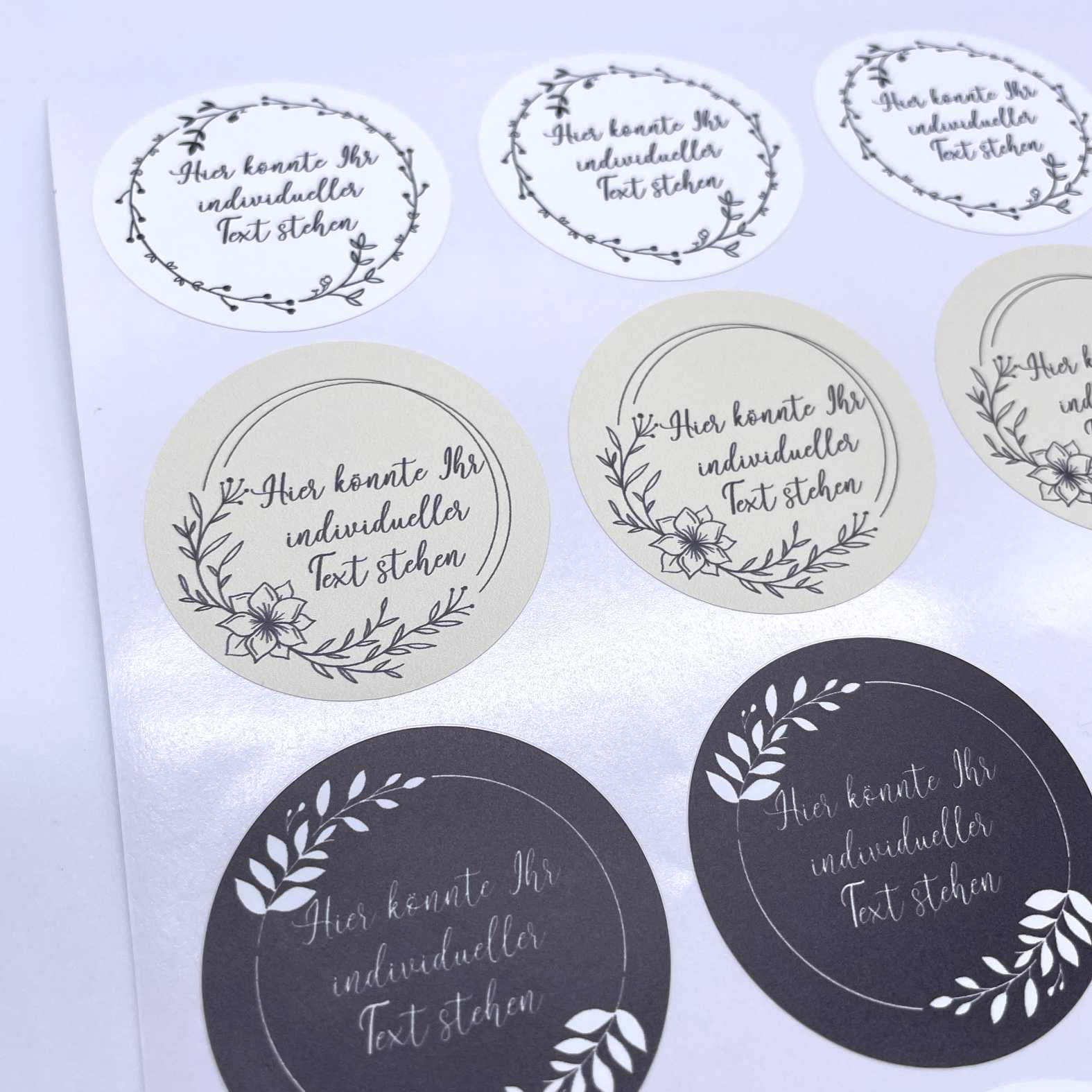 Personalisierte Aufkleber  "Blumen Blätter" beige- 24 Stück - 4,5cm - FOTOFOL