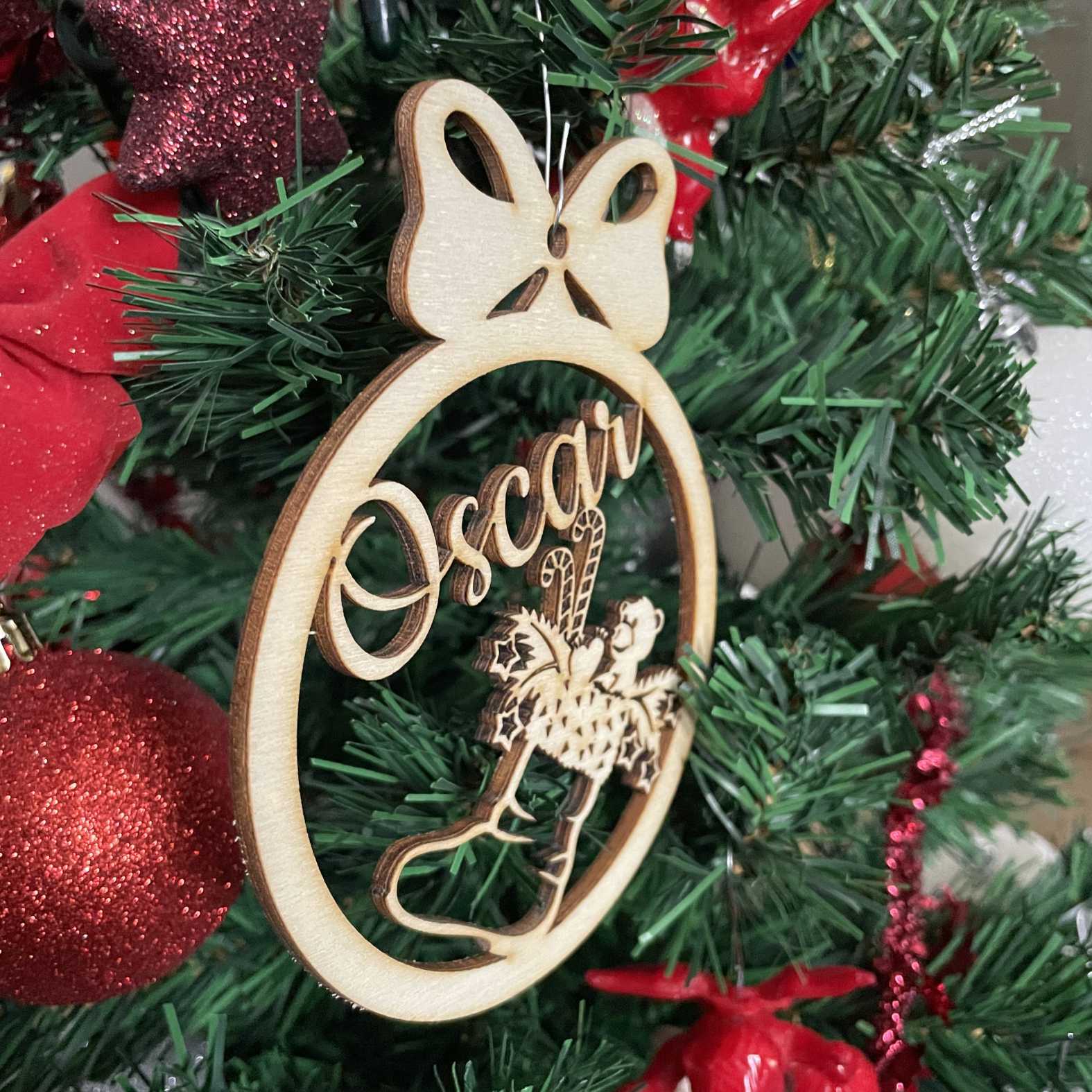 FOTOFOL Personalisierte Weihnachtskugeln aus Holz | Christbaumkugeln mit Namen | Schmücken Sie Ihren Baum mit bezaubernden Weihnachtskugeln aus Holz | Gestalte deine personalisierten Weihnachtskugeln ganz einfach selbst und schaffe so eine bleibende Erinnerung