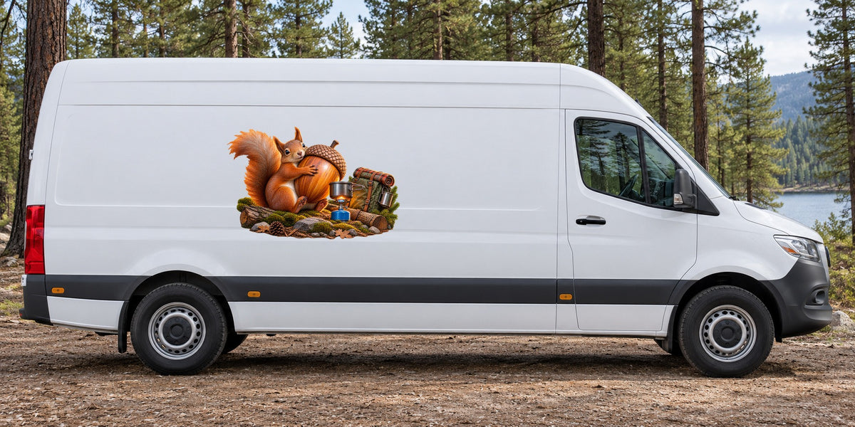 Eichhörnchen mit Notvorrat – Beispiel am Kastenwagen
